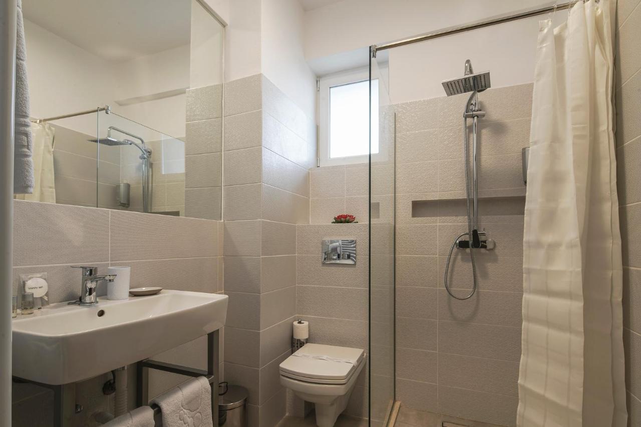 Bed and Breakfast Lotus Exclusive Неводарі Екстер'єр фото
